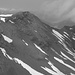 "Gipfeaussicht" vom Schwarzhorn nach NNE zum Wildgärst NE-Gipfel, rechts davon im Hintergrund der Lungern- und der Sarnersee
