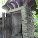 bagno adiacente la casa - edicola in marmo