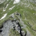 Das letzte Stück vom Abstieg über den Grat ist nochmals ausgesetzt und steil, für einen geübten Bergwanderer aber eigentlich kein Problem.