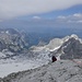 Aufstieg inmitten einer herrlichen Berglandschaft, im Hintergrund der Gosausee (Foto: Richard)