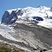Unser Ziel rechts der Bildmitte Dufourspitze 4633m / kleinerer Schneegipfel links davon Nordend 4609m
