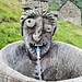<b>A Püscen Negro (1343 m) trovo finalmente una fontana: sono riarso dalla sete.</b>