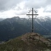 Imposantes Gipfelkreuz des Zwölferkopfs