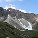 Blick zur Leilachspitze aus dem Weißenbacher Notländer Kar; rechts die steile, schrofige Rinne, über die der Zustieg zum Nordgrat erfolgt.