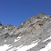 Die Große Alplesspitze. Ein Anstieg führt durch die Rinne links der Bildmitte und über den plattigen SW-Grat zum Gipfel.