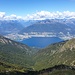 Aussicht vom Monte Tamaro aus zum Lago Maggiore. Auch zu sehen das Maggiatal sowie das Verzascatal.