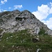 Der Gipfel des Jôf di Miezegnot zeigt sich.