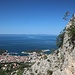 und wenn man sich umdreht: Makarska und das Meer, hinten die Insel Hvar