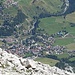 Tiefblick vom Gipfel des Piz Radond auf Bergün.