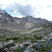 Blick über das Gletschervorfeld auf den Lai da Sesvenna, darüber Piz Sesvenna und Piz Plazèr