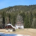 ...zur Freifläche mit der Hütte "Planinski dom Tromeja".
