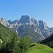 Kurz hinter dem Hirschbichl bietet sich dieser wunderschöne Blick auf die Südflanke der Reiter Alpe