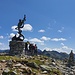 Monte Cadelle o Monte Angelo (così è noto in Val Tartano) per la presenza in cima di una statua a tre fronti dell'Arcangelo Gabriele.
L'Angelo trifronte veglia su Val di Tartano, Valmadre e Val Brembana 