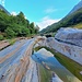 Am Morgen früh in Lavertezzo an der Verzasca.