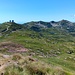 Auf der Punta dell´Auccia mit Blick zum Dosso dei Gallo (links) und zwei Bergseen.
