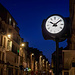 Dijon bei Nacht, mit Mond und Abendstern