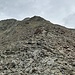 Auf dem westlichen Ausläufer der ins Cuvgiolas hinab zieht auf ca. 2700 m