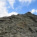 Der Gipfelgrat des Rothorns ist erreicht. Rechts am Grat IIer-Stelle, auf der Rückseite etwas leichter.