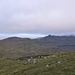 Der Borgarknappur ist knapp aus dem Nebel