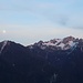 Der Mond ist über dem Monte Lussari aufgegangen.