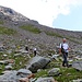 Finita la pietraia, sul pianoro dell'Alpe Prabello