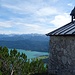 Blick von der Kapelle auf dem Fahrenbergkopf zum Walchensee