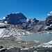 Der Gletscherrandsee des Claridenfirns scheint fast zwei Abflüsse zu haben 