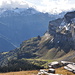 Blick aufs "Tüfels Chilchli" an der Ostflanke des Ortstocks.