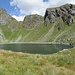 Lago e Colle Bringuez (il sentiero per arrivarci corre lungo il lato destro dell'immagine, e si impenna sul finale)