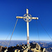Ein schönes Kreuz ziert den Gipfel