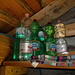 queste sono le 8 bottiglie che abbiamo trovato (fortunatamente) vuote e riempite con l'acqua che siamo riusciti ad attingere