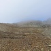 Aufstieg – kurz lichtet sich der Nebel und macht den Blick frei zum Gipfel