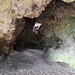 Einst hausten hier Waldgeister in der Höhle; kleine Waldmännlein, die man Querkel nannte. 