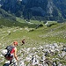 Steiler Abstieg vom Bäralplkopf Richtung Bäralplsattel