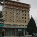 Ursprünglich wollte ich in Пирот (Pirot) ins gleichnamige Hotel aus der früheren jugoslawischen Tito-Ära absteigen. Doch das Hotel im Betonbau ist micht mehr in Betrieb.