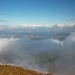 Für einige Sekunden vertrieb der Wind die Wolken und den Nebel als ich auf dem Grat stand und ich hatte eine Aussicht bis weit nach Bulgarien.