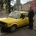 Mein Fahrer Бојан (Bojan) mit seinem alten "Jugo" in Пирот (Pirot).