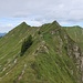 Vom Osteck zeigt sich der Weiterweg zur Hinteren Üntschenspitze.