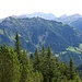 Der viel besuchte Schönberg: schöner Abstieg in der Westflanke von Drei Kapuziner hinunter nach Steg