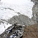 Tiefblick vom NW Grat hinab auf den Gletscher