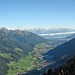 Stubaital und Karwendel mit Wolken.