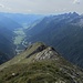 Blick ins mittlere Lechtal; rechts die Hornbachkette