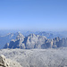 Zoom über das Altopiano delle Pale zum Monte Agner.<br />