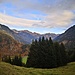 Ausblick am Pass unterhalb des Alpenrosenköpfles.