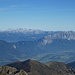 Die Aussicht von der Hochwildstelle ist überwältigend, 360 ° Rundumblick mit Hunderten von Gipfel. Hier nur ein kleiner Auszug zum Toten Gebirge und zum Grimming. 