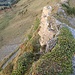 Gegen Nordosten verjüngt sich der Nordgipfel-Grat des Maschgenkamms auf wenige Zentimeter. Erst ganz am Ende vor dem Felszapfen kann dann linksseitig auf Stufen abgestiegen werden.