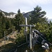 Gipfelkreuz, im Hintergrund Gamsfreiheit und Roggelskpf