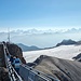 Auf der Seilbrücke "Peak walk" mit Blick über den Glacier de Tsanfleuron