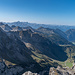 Misthaufen (2.436 m): Blick ins Klesenzatal mit Rätikon und Glarner Alpen