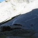 3 Personen in Sicht im Abstieg von der Bergwachthütte.
